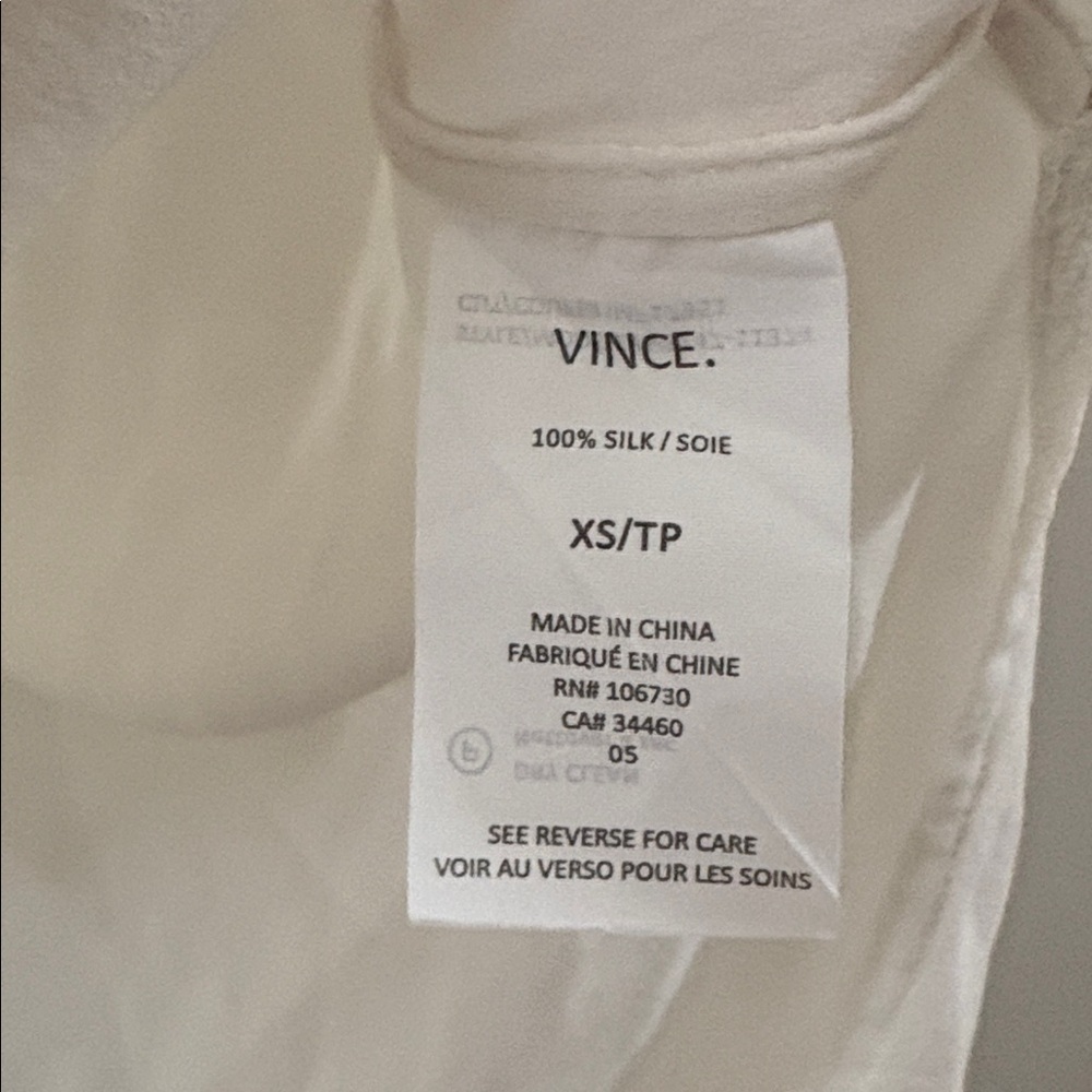 Vince Cream Blouse with Blue Trim - women’s XS - 100% silk - Vneck - Picture 4 of 5